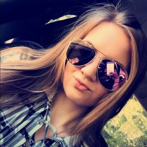 Meet your Posher, Kassidy